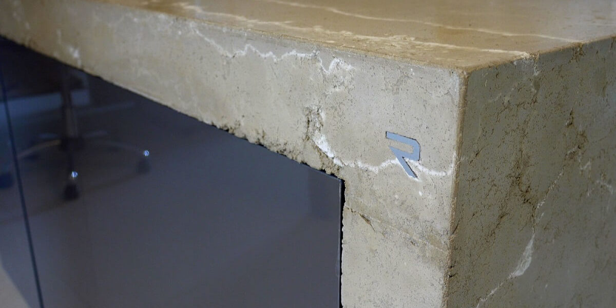 GFRC Τσιμεντένια Επιφάνεια με One Side waterfall by Renovatio Design Concrete (2)